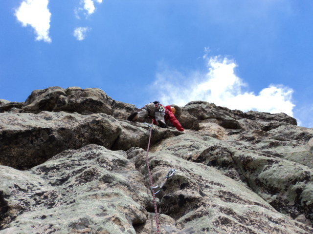 Dave continues up P2, which feels significantly harder than 5.6. It is probably closer to 5.8, and it is ~75 feet long.