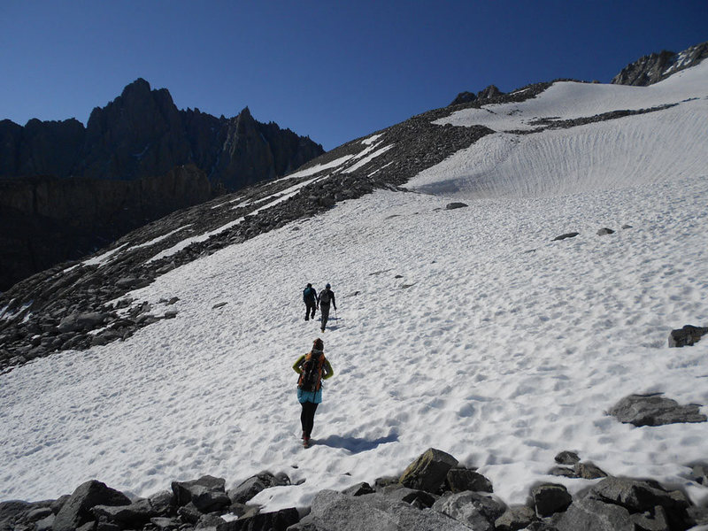 Approaching the medial moraine on the way up to the East Face.