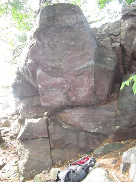 Is this "Lost in the Wood"? It's at the top of the talus, along the ridgeline, on the left side (if you're looking down over the talus, toward the lake).<br>
If it's not I'll add it to the area.