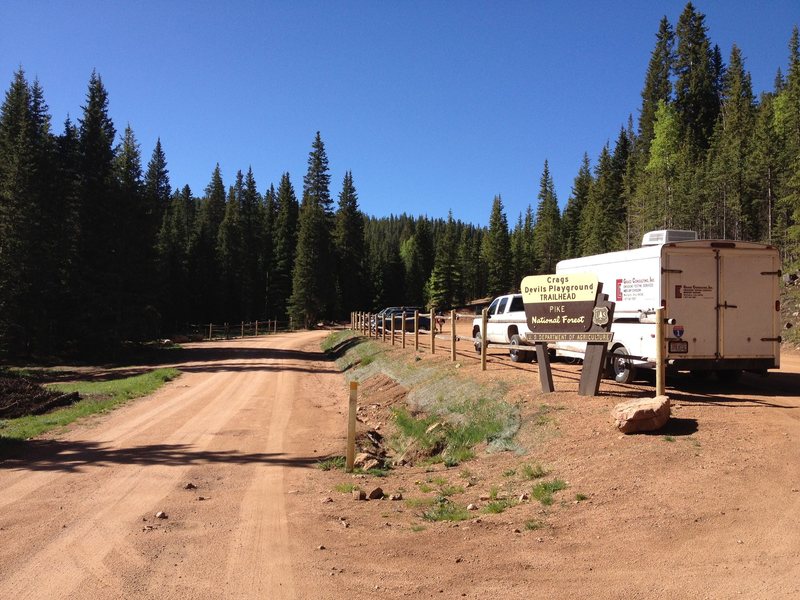 Parking lot at the trailhead.