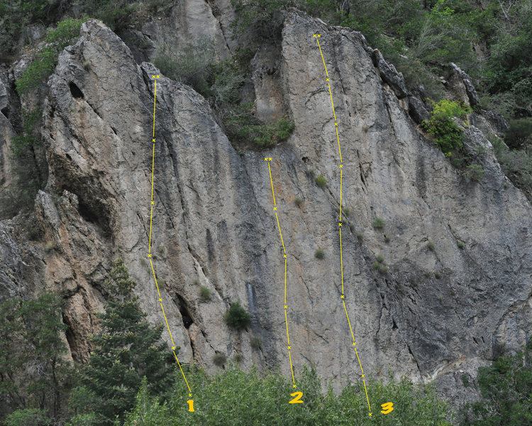 This is the first visible wall on the south side of the road. It's about 2.4 miles from the last stop sign in town.<br>
<br>
These routes are over 20 years old. No one seems to know anything about them, who the FA's are, or anything else.