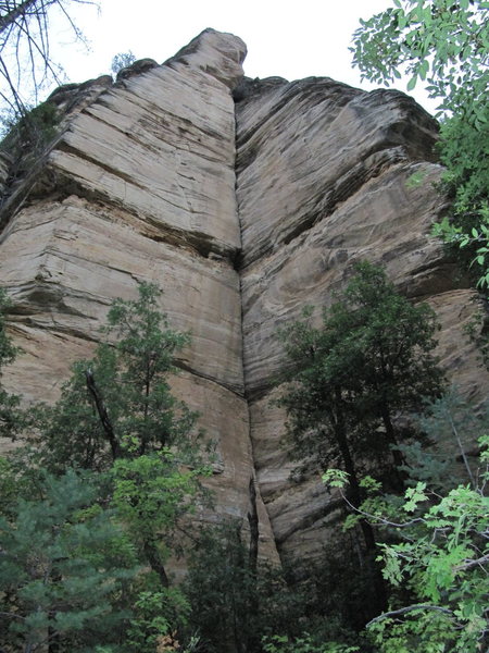 Just a closer look at the White Wedding dihedral from below the route.