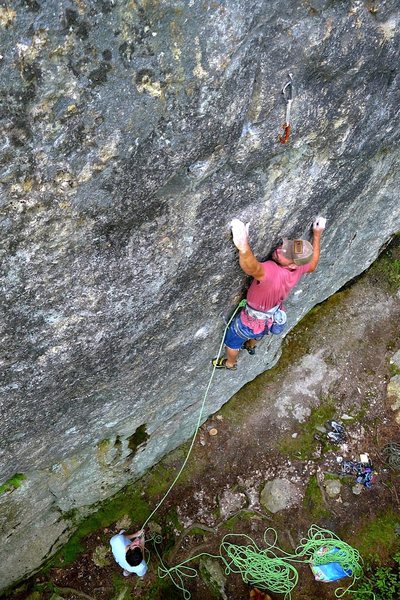 Will Carey sticking the first crux on Luna.