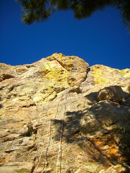 Rope shows route for Beatle Bay Lee