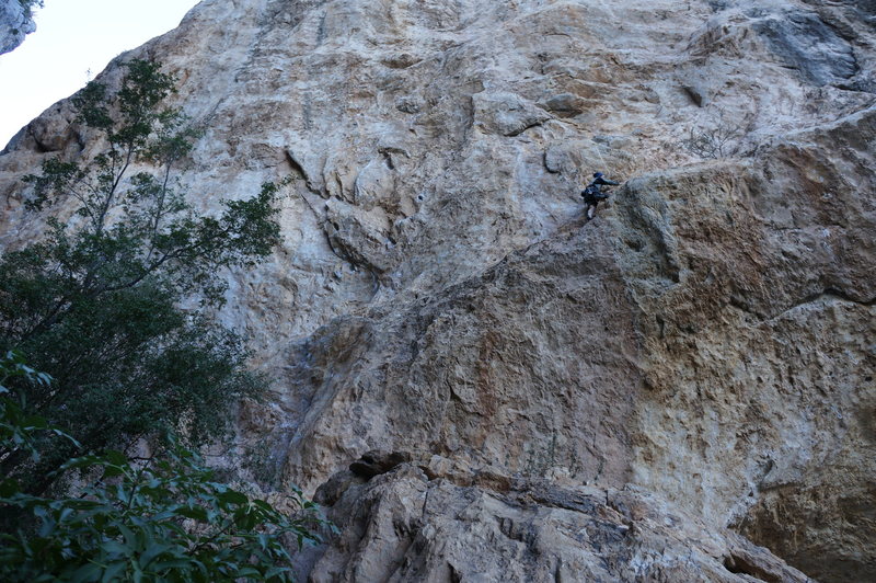 Climbing the approach to Stealers of Culture 12b.