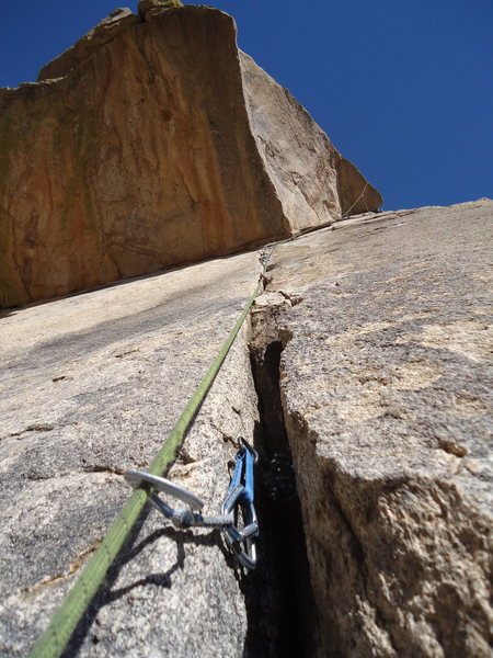 A good sense of the pro through the thin crack and then around the roof and corner. Photo by Hanna.
