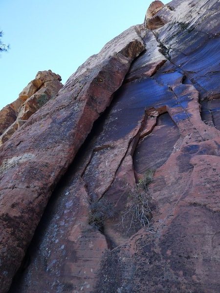 the raps start in the gully below this crack