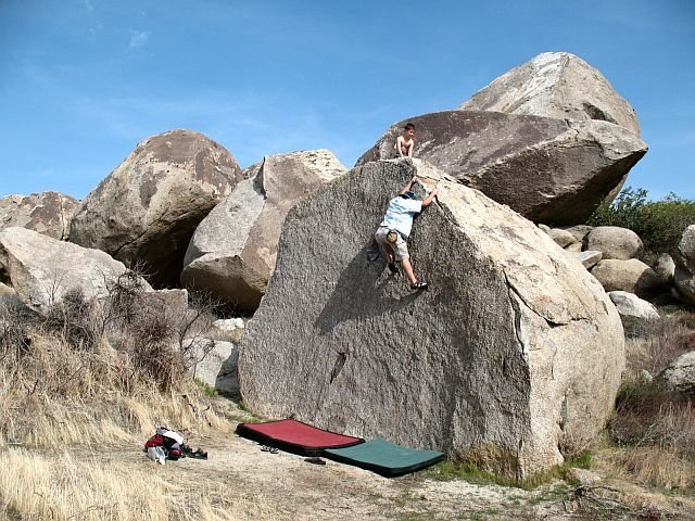 Black Dot Boulder, Culp Valley