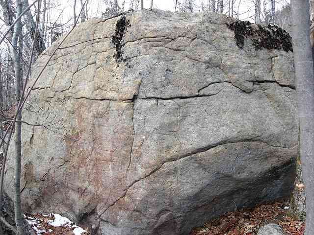 SE corner of the Brownstone. Left of ctr, pinkish rock is the start of the "Alley" side.