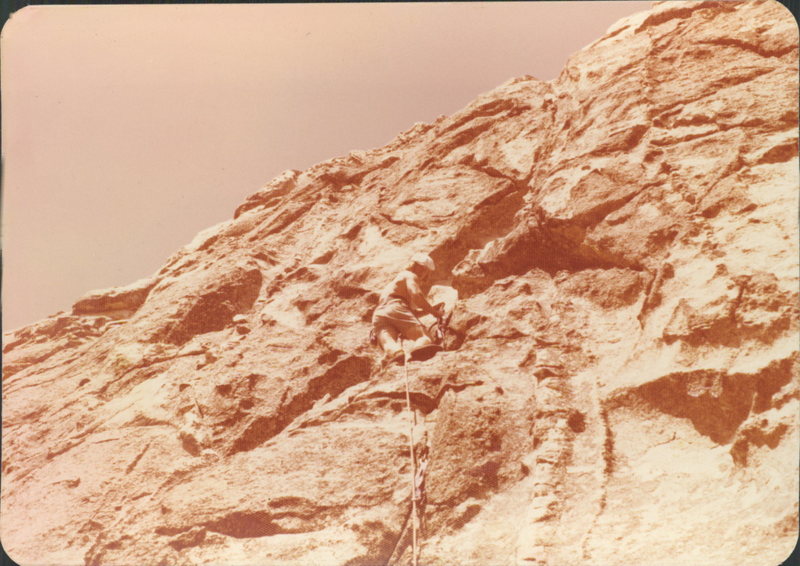 Tad Hocking leading the FA 1977