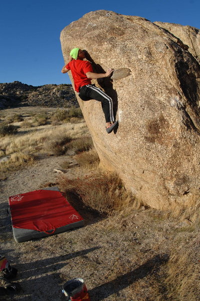 Ciotti pulling through the scoop on Unnamed V4 just to the right of Seamster "Windy Boulders North"
