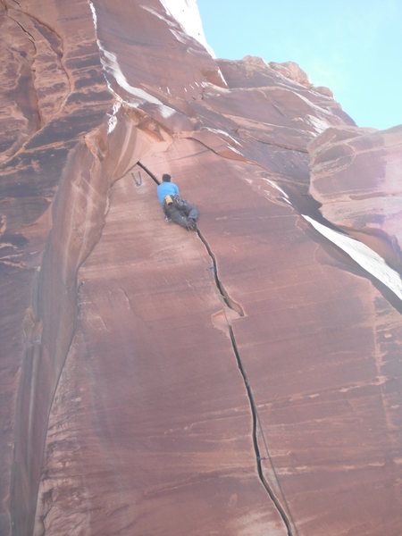 Blue chains<br>