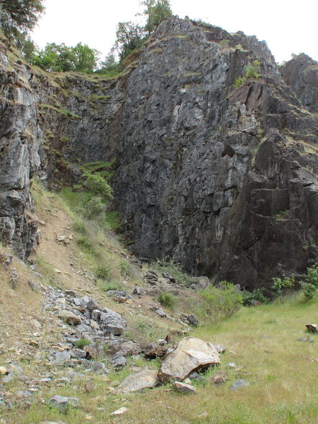 Auburn Cliffs