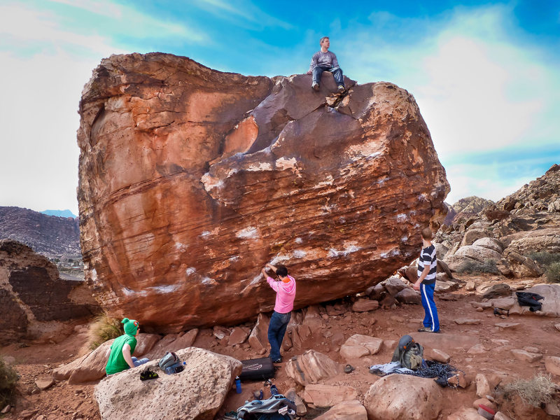 Front of Bathtub Boulder aka Hot Tub Club, climbing Dog Leash Boy