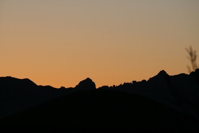 Cochise Stronghold Sunset in Feb 2013<br>
(From Hummingbird Ranch Vacation House, Pearce AZ 85625))<br>
Winter~$700.00 Week $1800 Month + Cleaning + Secirity Deposit<br>
Summer $575.00 Week $1650 Month<br>
2 Couples Max. No Smoking & No Pets<br>
To Book- hummingbirdranch@comcast.net<br>
15 acres fenced and gated looking right at the Cochise Stronghold Dome. Sunset there everyday!
