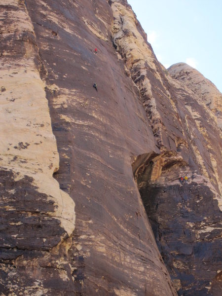 climbers on last pitch of Risky Business. Other climbers are at top of P4 of Dark Shadows.