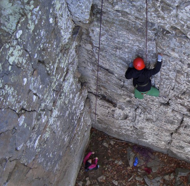 Unknown climber TRing. If leading, you'll probably want to stay more in the dihedral though there are good gear options in the horizontals on the right face