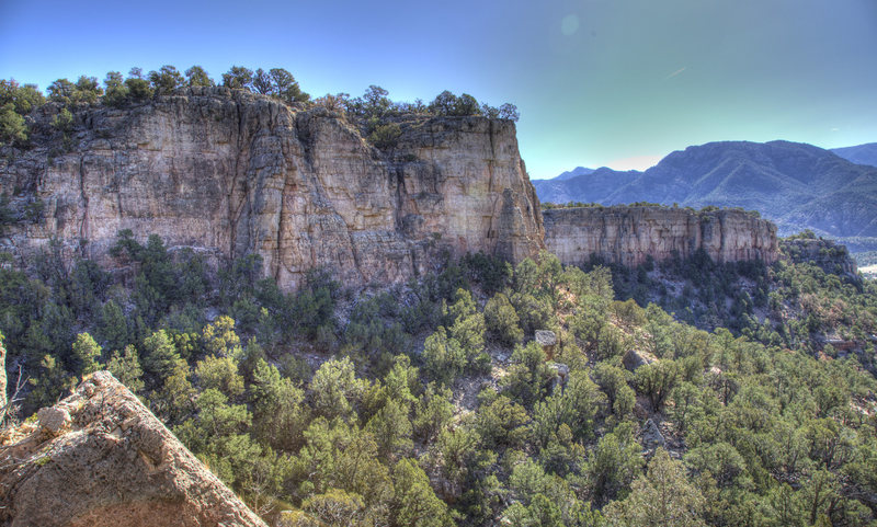 If you look on the bigger rock, on the corner, there is someone climbing with a red hat. Welcome to Shelf Rd!