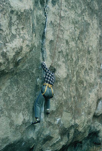 Anne, entering the hand crack. February 1986.