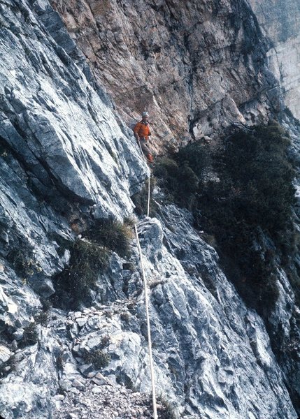 Traversing from "via Commune" onto the SE Arete.