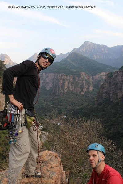 RyderS and Tavis Barr enjoying the views form the summit of Youyifeng.