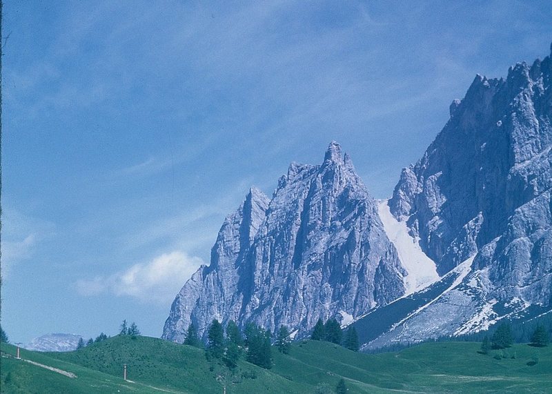 Campanile Dimai is the sharp pointed summit just right of center; Forcella Pomagagnon is the distinct scree and talus gully to the right of the mountain.
