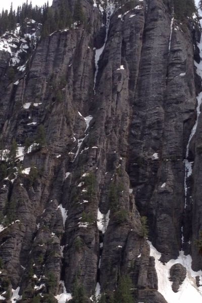 Early May after melt thaw cycle:<br>
<br>
Top of third pitch has snice. Fourth pitch has snice. Start of 5th pitch is dry. The upper crux, which is on 6th pitch has snice. Pitches 6, 7, and 8 have snice.<br>
<br>
Several anchors are proably buried, as well as the first step in first pitch.