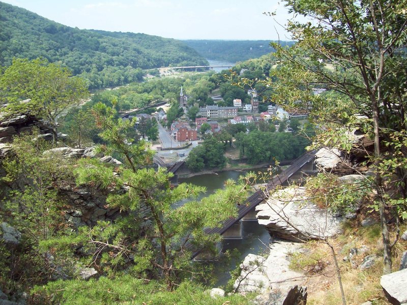 Maryland Heights are vegetated, and of mediocre rock quality, but the view makes the trip worth it.