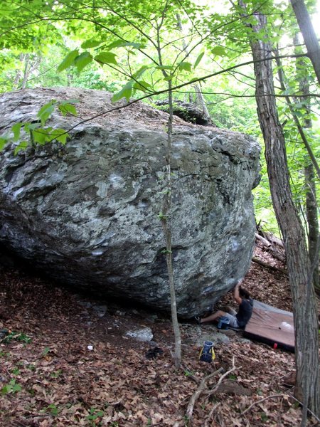 Church Boulder. Kent on the start to "Ultraquist Sit"