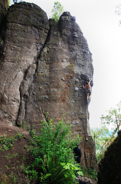 Most of the entire left side of the formation is visible here, Tipsy is the route to the left which I believe can either be done by heading left just below the Bulge, or by starting on the left side on some chalked up crimp rails and going up from there.