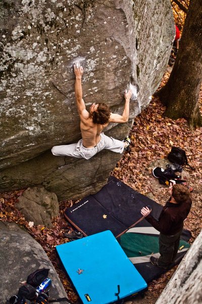 Pete Temmens on Shadow of a Man, proving yoga to indeed be an effective supplement to bouldering. Photo by Thomas Diehl.