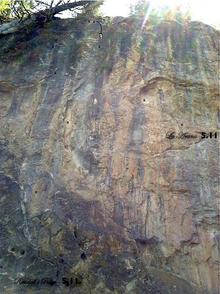 Randall's Pillar showing the upper 2/3rds of La Arana to its right.