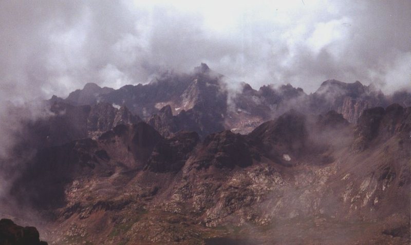 Looking south toward the Needles from the summit of Vestal ....