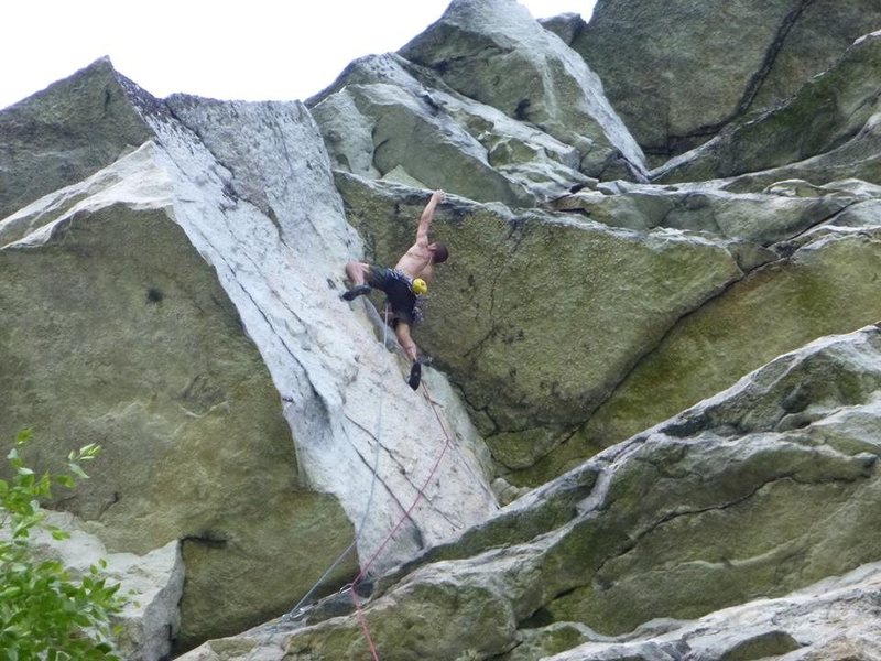 Eric Januszkiewicz at the second crux (the spectacular roof).
