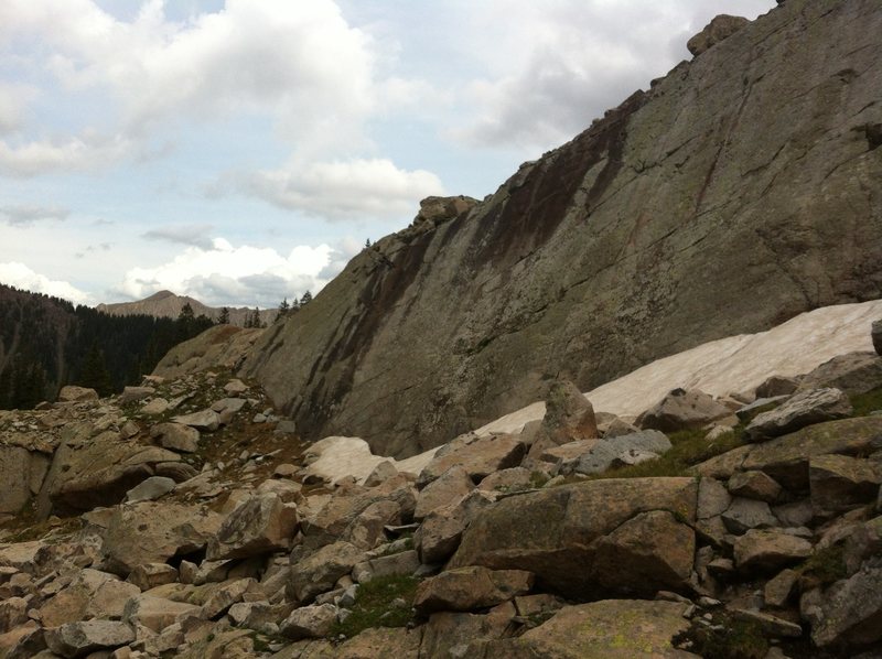 Middle Moon Slab. Had no rope and no shoes, so a picture is all I've got. Looks super fun though, maybe 5.9 - 5.11 generally. Great rest day hangout.