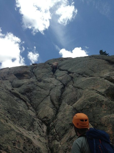 Leading pitch 3, by far my favorite pitch on the route.
