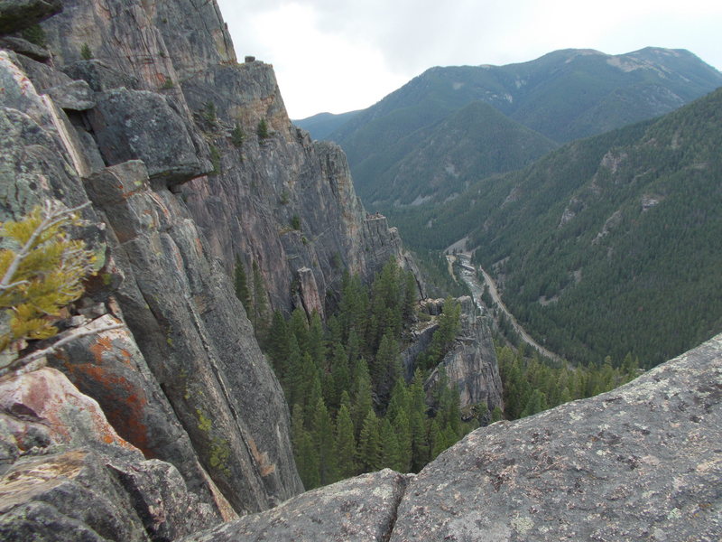 View of parking area from summit of Spare Rib. Zoom to see climbers on Skyline ledge.