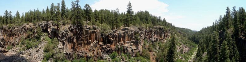 The left-side continuation of the former panoramic photo from the prow (July 2013)