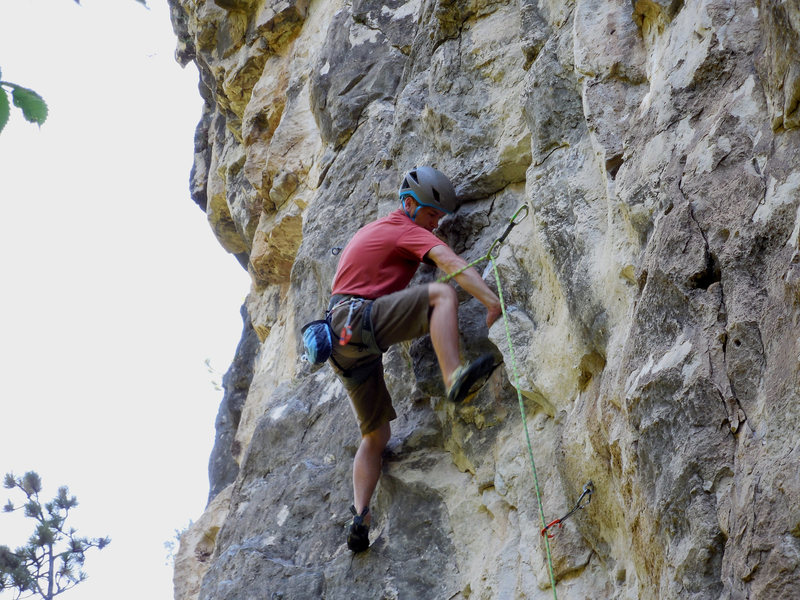 Bridger warming up on Hucky Sucky 5.10 Bucky