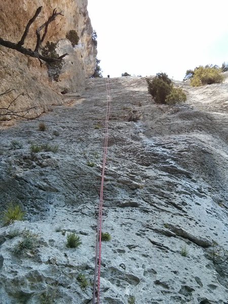 70m abseiling ! (a 50m double rope make the job, but having two 70m ropes permits to skip the last abseiling)