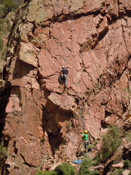 Andy Purdy back-leads Cyber Crime with Ben Alford belaying. (Photo: Georgia Daves)