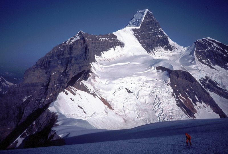 Mt Robson from Mt Resplendent August 1990.<br>
note how ice bulge on Kain Face has fallen off but SE face is more broken than Ed Cooper photo. The SE face was much more broken in 2008 http://www.pbase.com/nolock/image/97234433/large