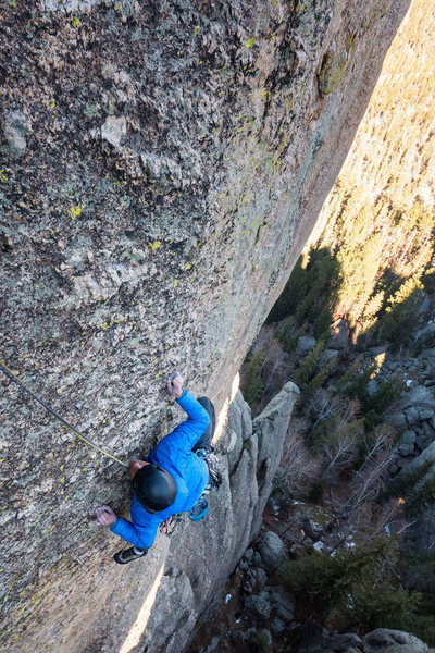 Nate Erickson cranking through the 2nd crux in less than warm conditions. 10/27/2013.