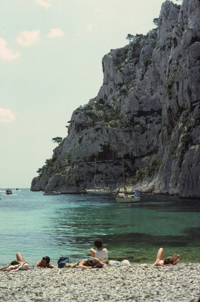 Great sea level traverse goes for a loooong way. Just drop into the water when you need to refresh!