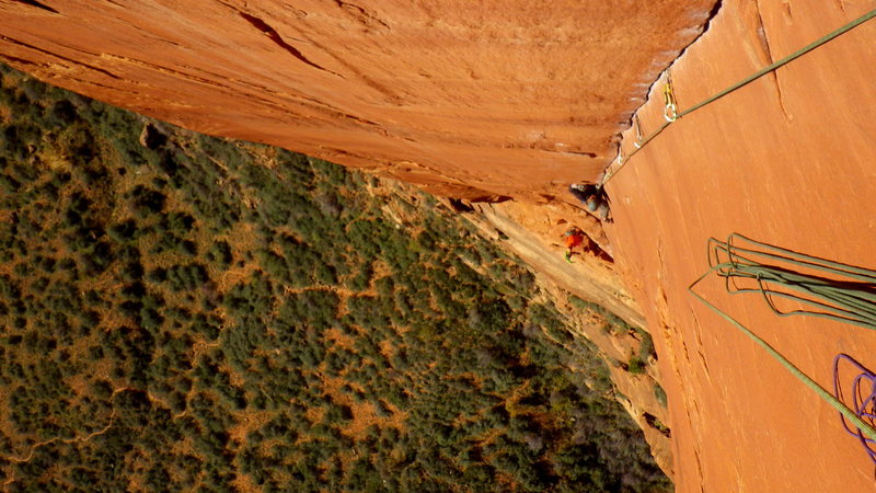 Greg Troutman climbing the splitter perfect fingers on P4
