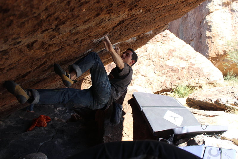 Flashng Hobbit in a Blender. Felt a little harder than V5 to me. Super fun problem<br>
www.olmecapparel.com<br>
@cvalencia31<br>
@olmecapparel.com