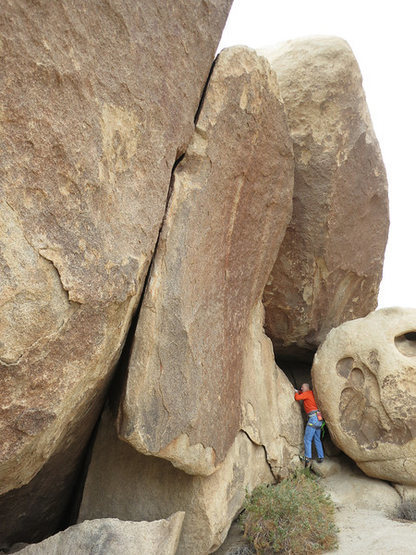 The crack on the left is Zondo's Perks. Rick is checking out the chimney which will also get you to the top of EBGB's.