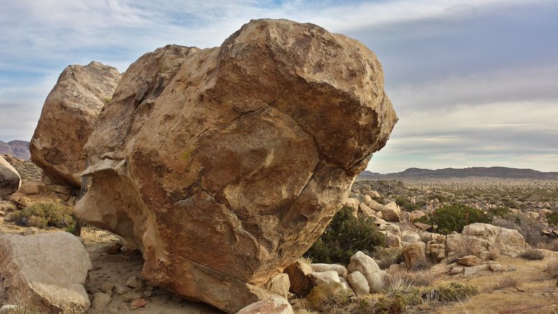 Anyone knows the name of this boulder problem? It's sitting along the trail that heads SE from Sheep Pass campsite #3