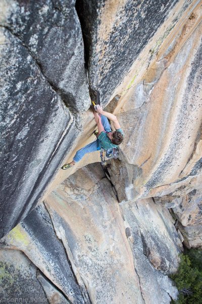 Wild roof crack on the left side of the Aeire Wall 12+++!! FFA Cedar Wright<br>
<br>
Sonnie Trotter Photo