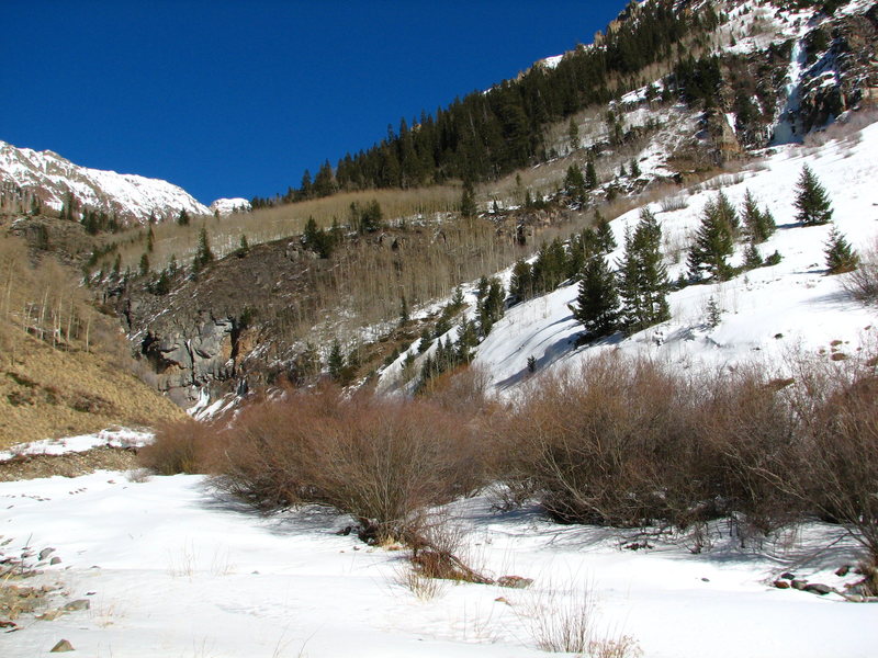 Looking up valley at the approach to Deep Thoughts (upper right), 1-18-14.